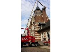 GRUE TRACTÉE TELESCOPIQUE